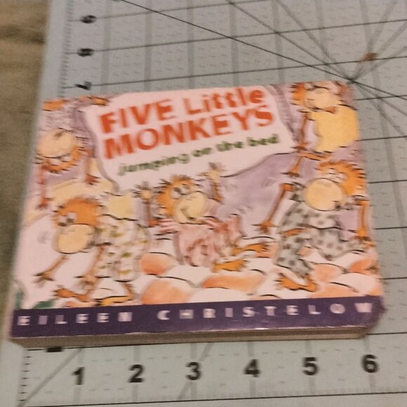 Five Little Monkeys Jumping On The Bed Board Book Eileen Christelow Childrens St - Picture 4 of 6